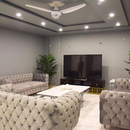 Luxe Suites Bahria Town Lahore Exterior photo