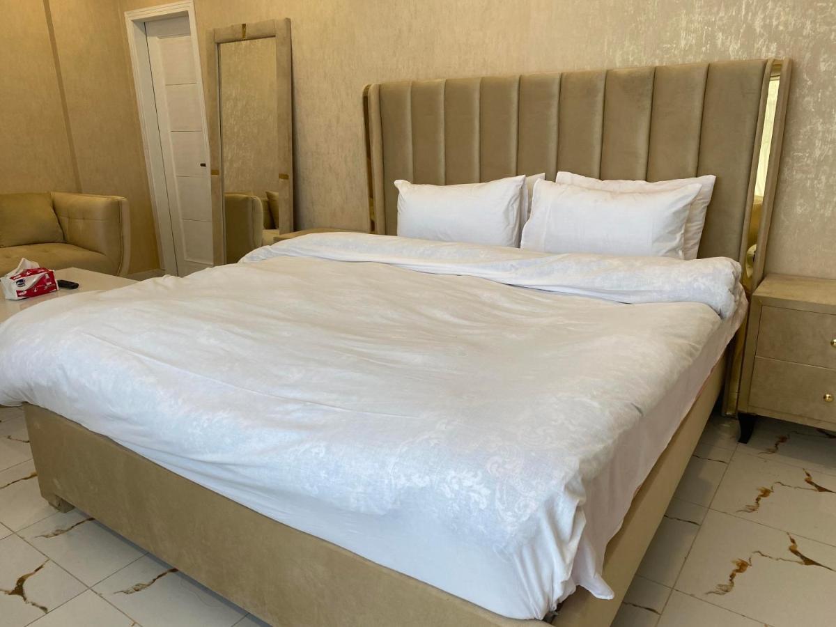 Luxe Suites Bahria Town Lahore Exterior photo