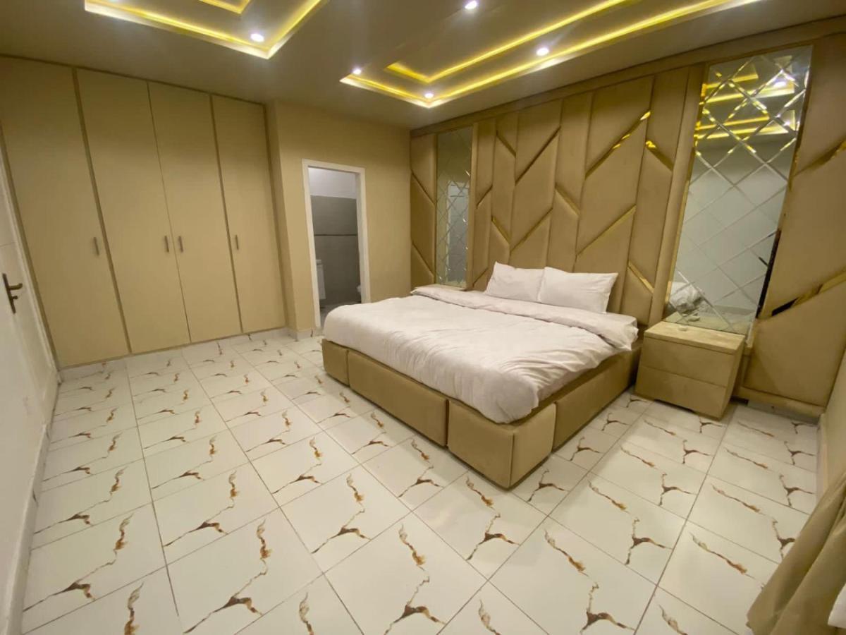 Luxe Suites Bahria Town Lahore Exterior photo